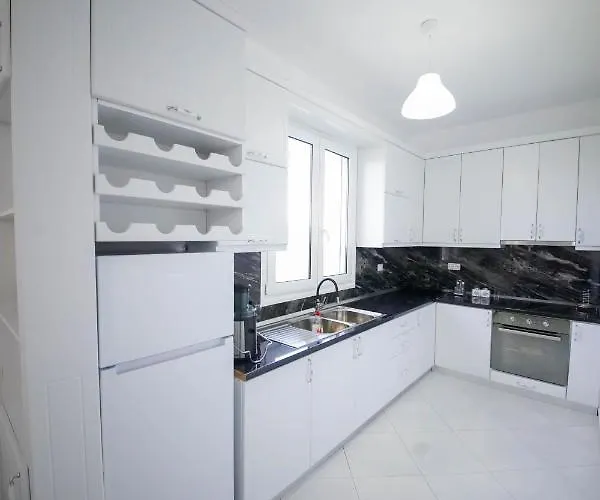 Kokoneshi Penzion Divjake